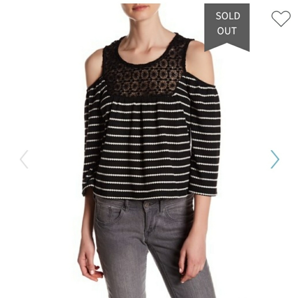 Romeo & Juliet Cold Shoulder Blouse